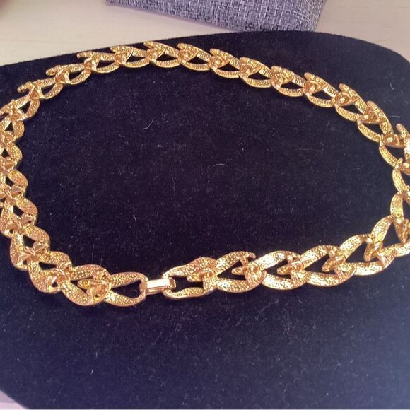 Napier Brand Gorgeous Classic Goldtone and Navy Enamel Choker Necklace - Picture 7 of 9